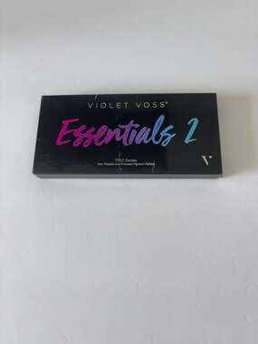 Violet Voss Essentials 2 Pro Series Eye Shadow and Pressed Pigment Palette NEW